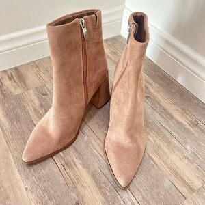 Steven New York Tomas Women's Size 8
Faux Suede Ankle Boots Taupe